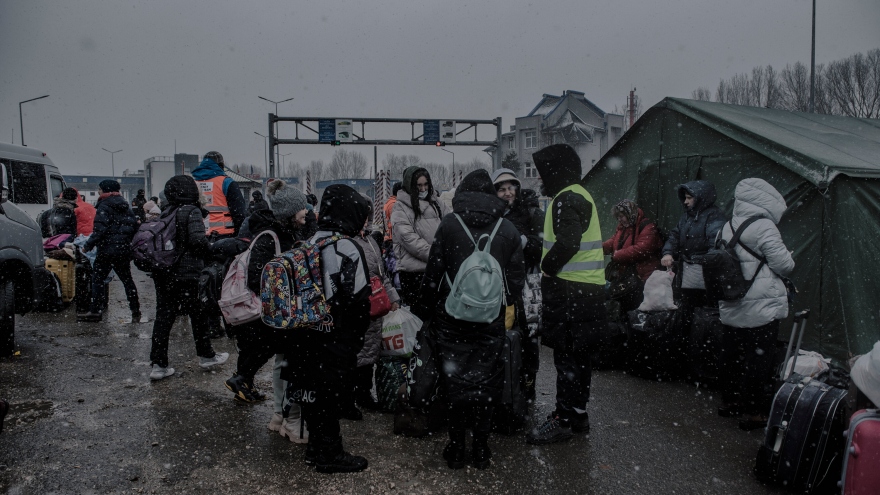 Ukraine: EU đối mặt với "sóng thần di cư" nếu không cung cấp thêm vũ khí cho Kiev